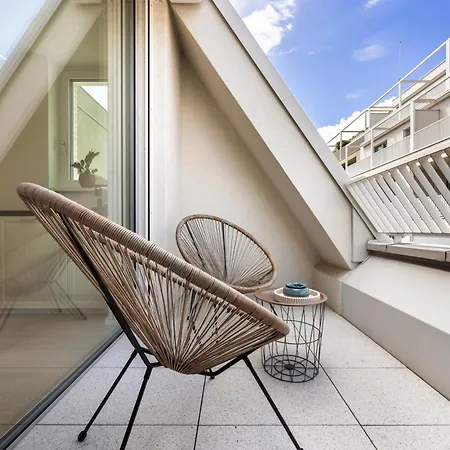 Castle And Danube View Apartment